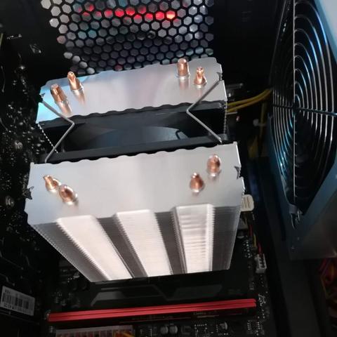 为什么电脑会在使用过程中突然自动关机？发生这种情况可能的原因有哪些？